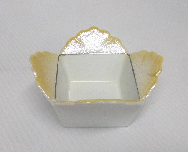陶器　珍味小皿　黄の全体の様子