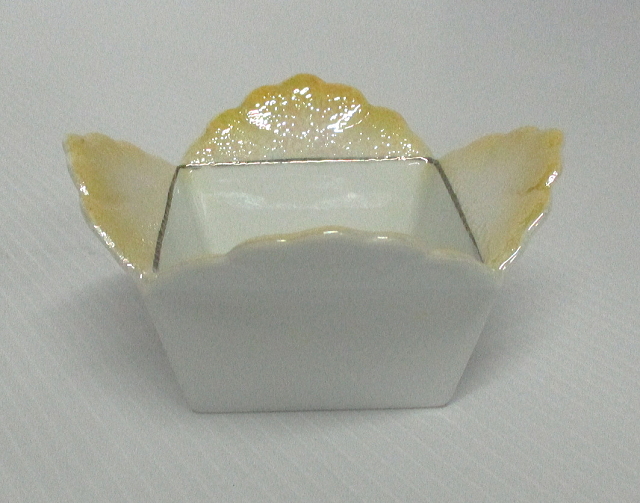 陶器　珍味小皿　黄を横から見た様子