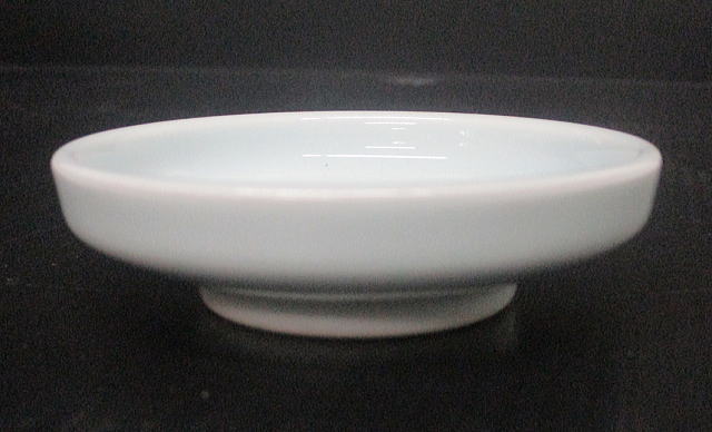 陶器　丸小皿の真横の様子