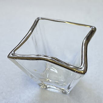 �K���X���̒�������ォ��̗l�q