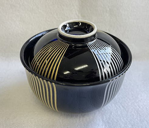 �ϕ��o�̏ォ��̗l�q