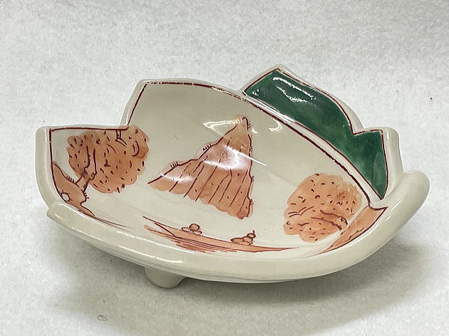 陶器の変形小鉢01