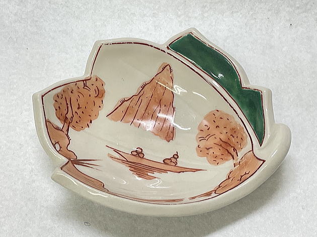 陶器の変形小鉢03